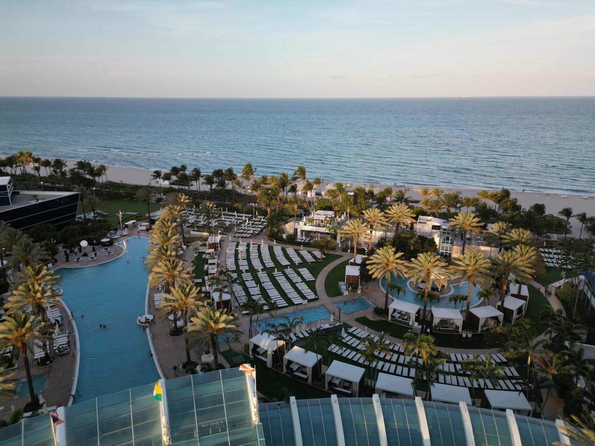 Fontainebleau Resort High Floor W Ocean Views Miami Beach Bagian luar foto